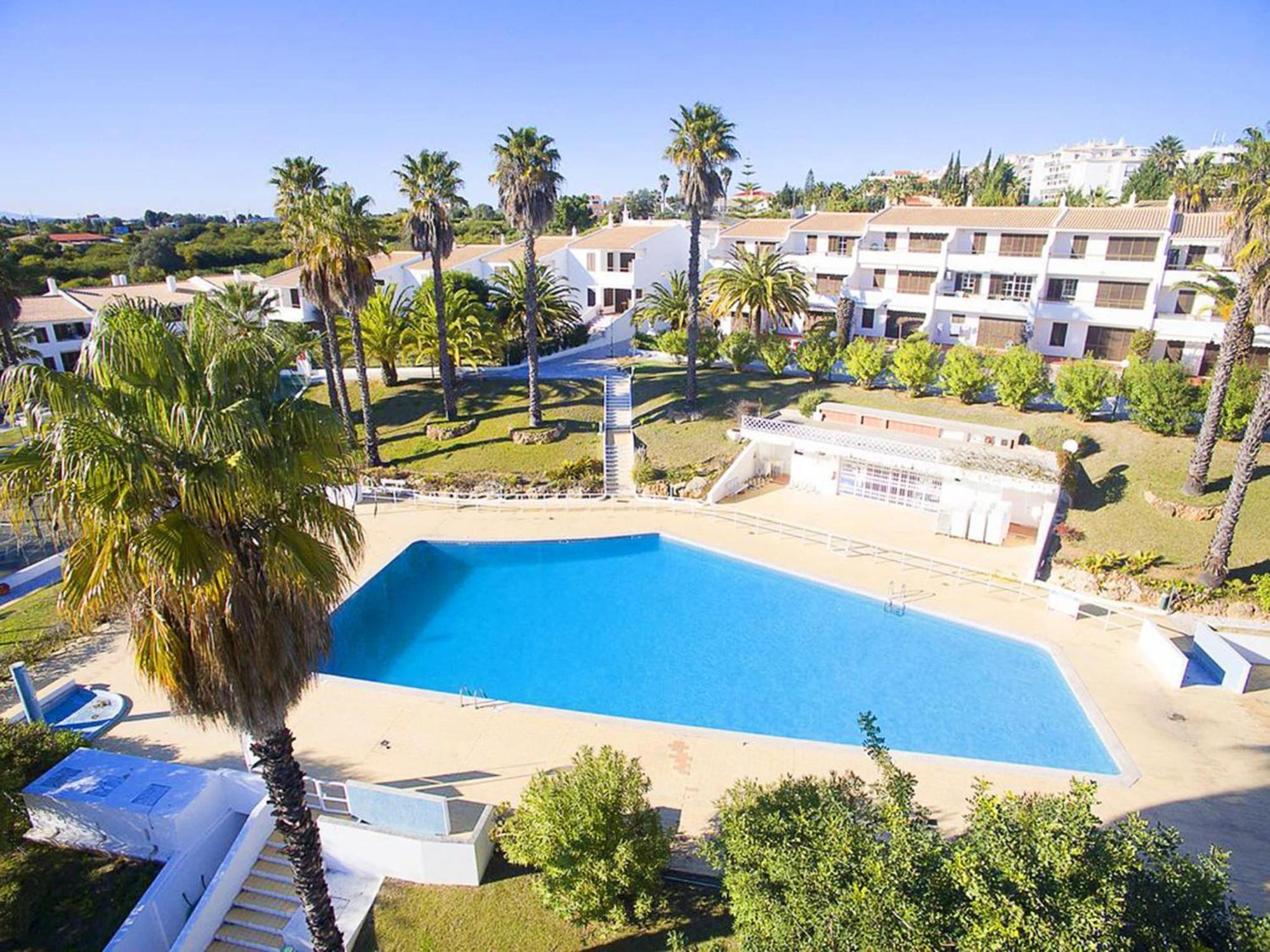 Villa With Swimming Pool *